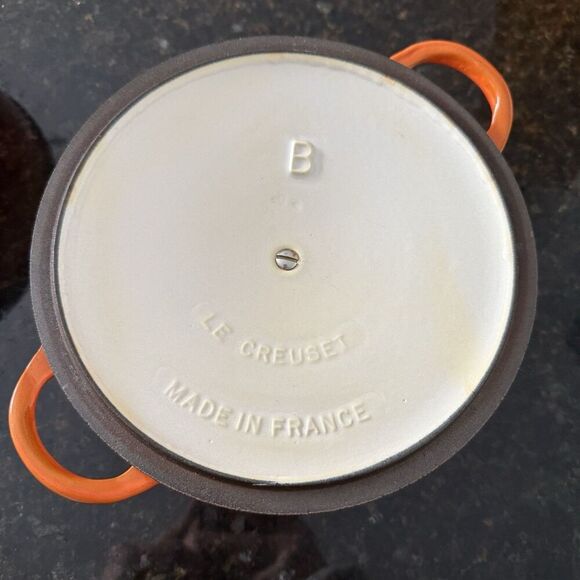 VTG Le Creuset France #B 2 Qt. Dutch Oven and Lid 2pc Set Flame - Picture 3 of 11